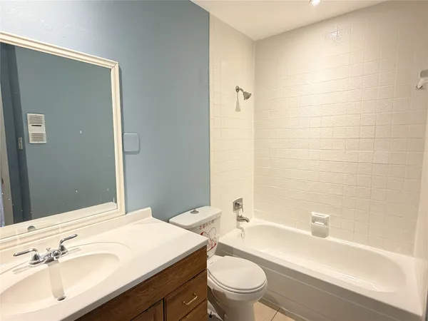 $1,790 | 8523 Hearth Drive, Unit 1934, Houston, TX 77054