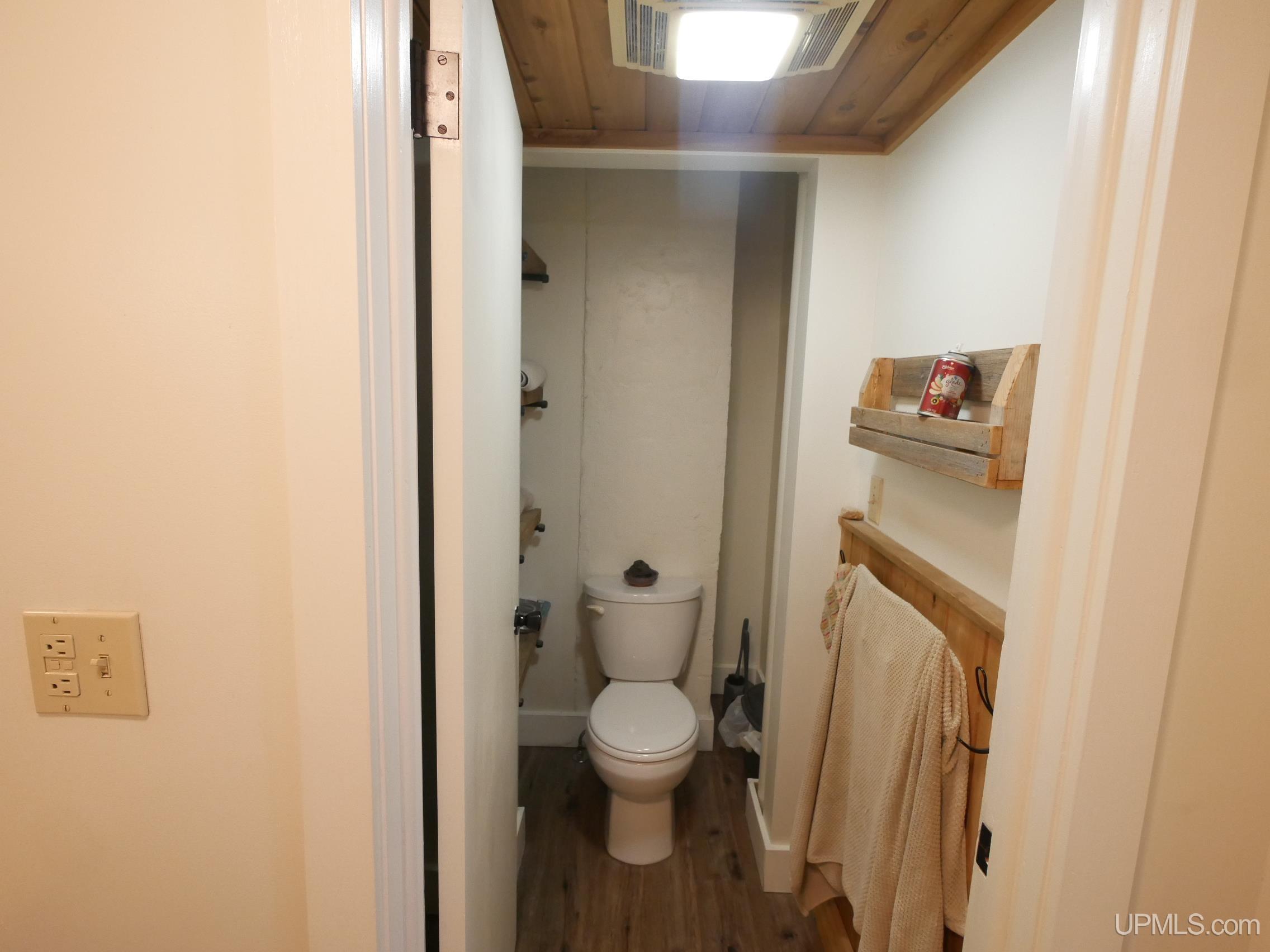 15411 North Superior Road Houghton, MI 49931 - Photo 13 of 24