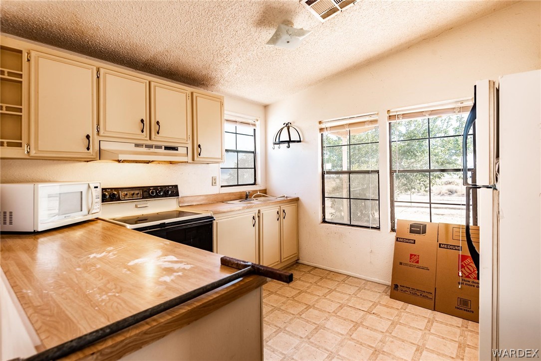 3648 Bibo Road Golden Valley, AZ 86413 - Photo 8 of 28 Gallery Image 8