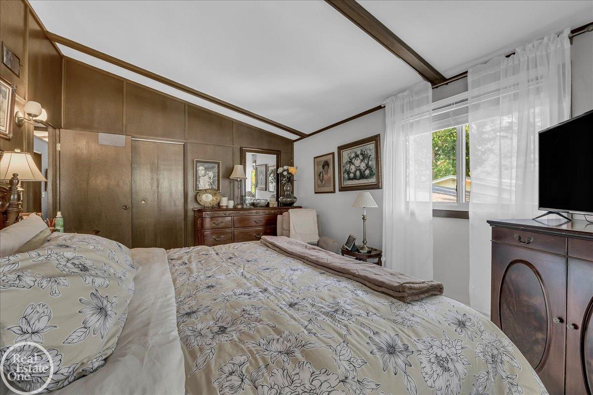 4975 Lakeshore Road Fort Gratiot, MI 48059 - Photo 26 of 33 Gallery Image 26