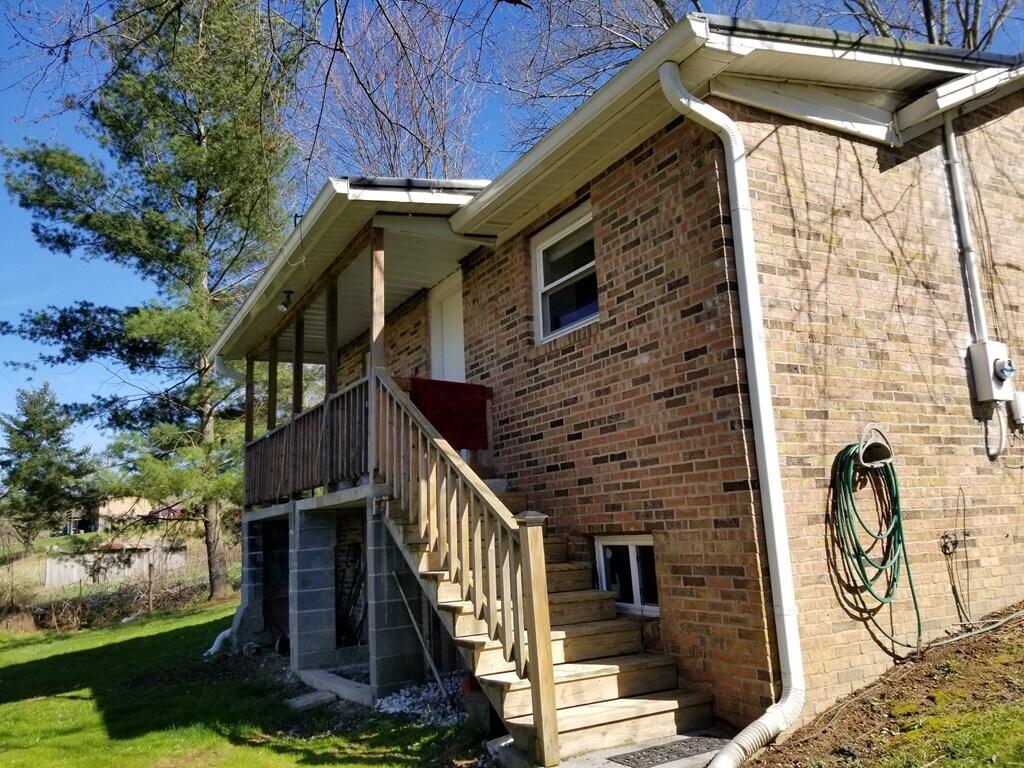 979 Spring Valley Road Marion, VA 24354 - Photo 12 of 12 Rear