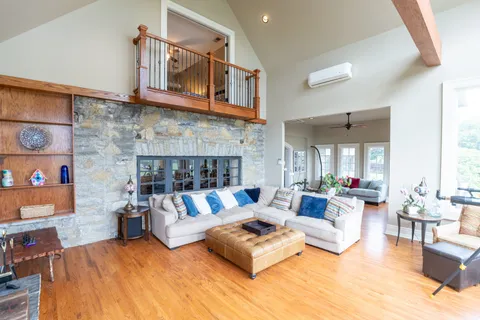 $1,600,000 | 2990 McGavock Pike, Nashville, TN 37214