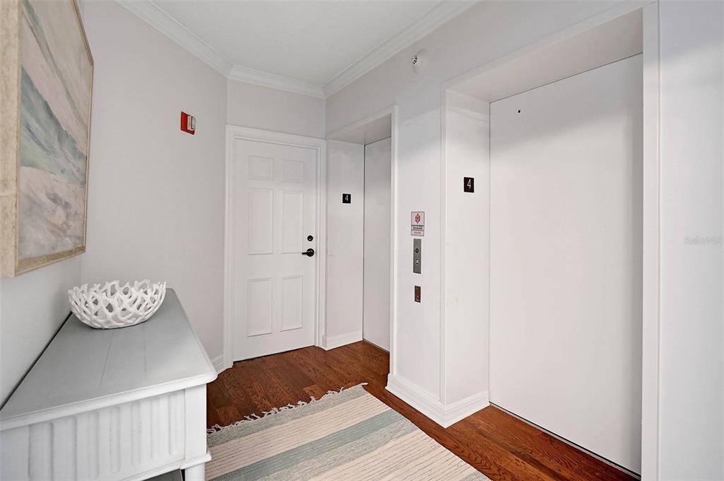 385 North Point Road, Unit 402 Osprey, FL 34229 - Photo 5 of 62 Gallery Image 5
