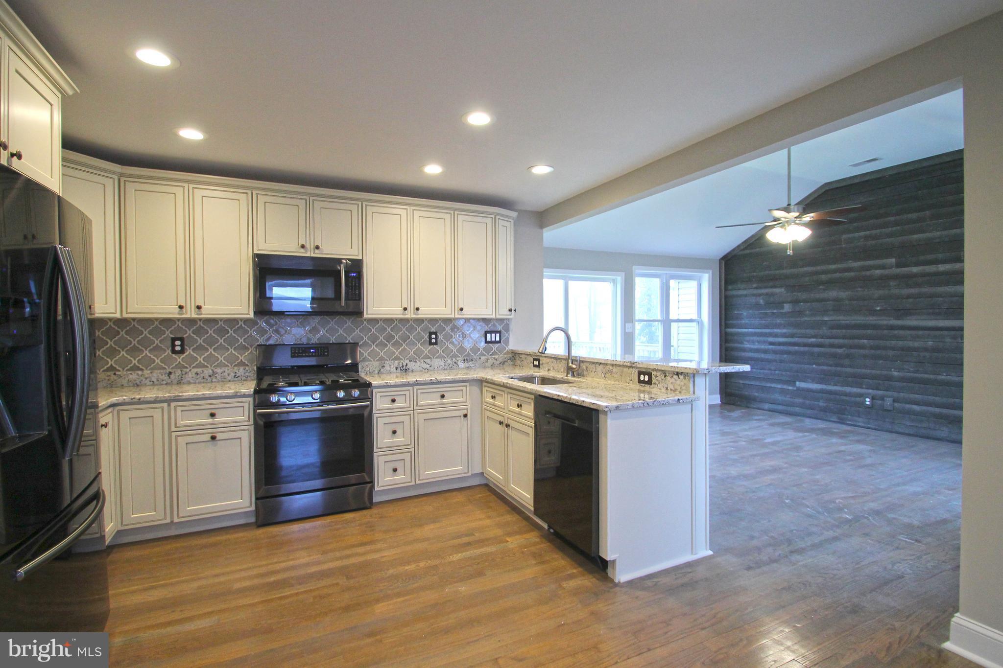 1812 Rushley Road Baltimore, MD 21234 - Photo 16 of 30 Kitchen