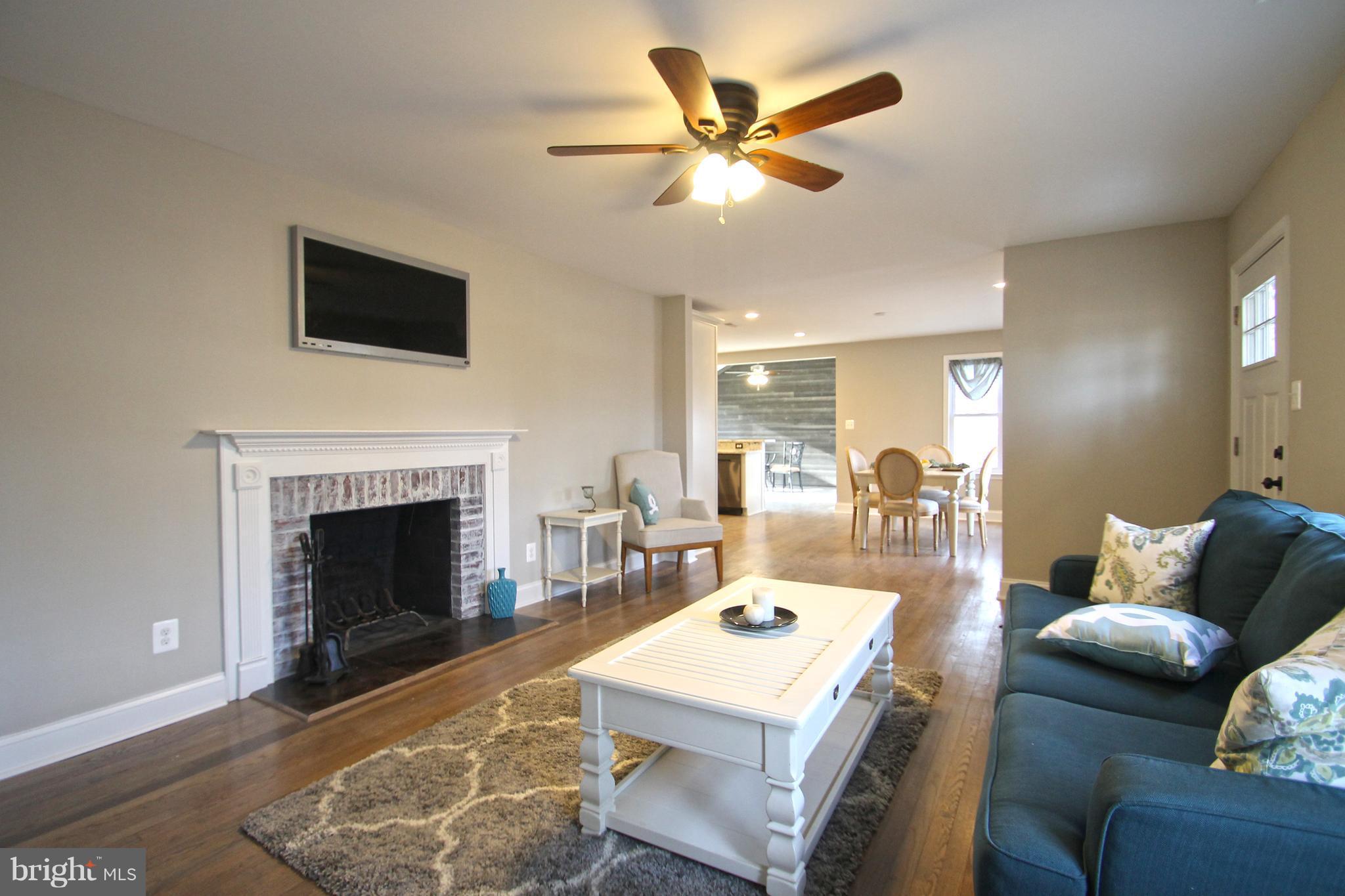 1812 Rushley Road Baltimore, MD 21234 - Photo 6 of 30 Living Room