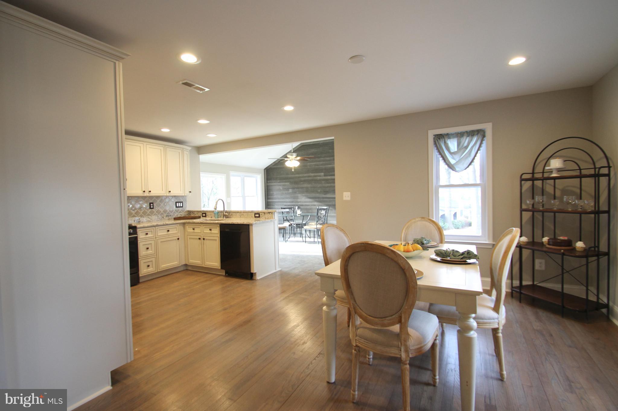 1812 Rushley Road Baltimore, MD 21234 - Photo 10 of 30 Dining Room