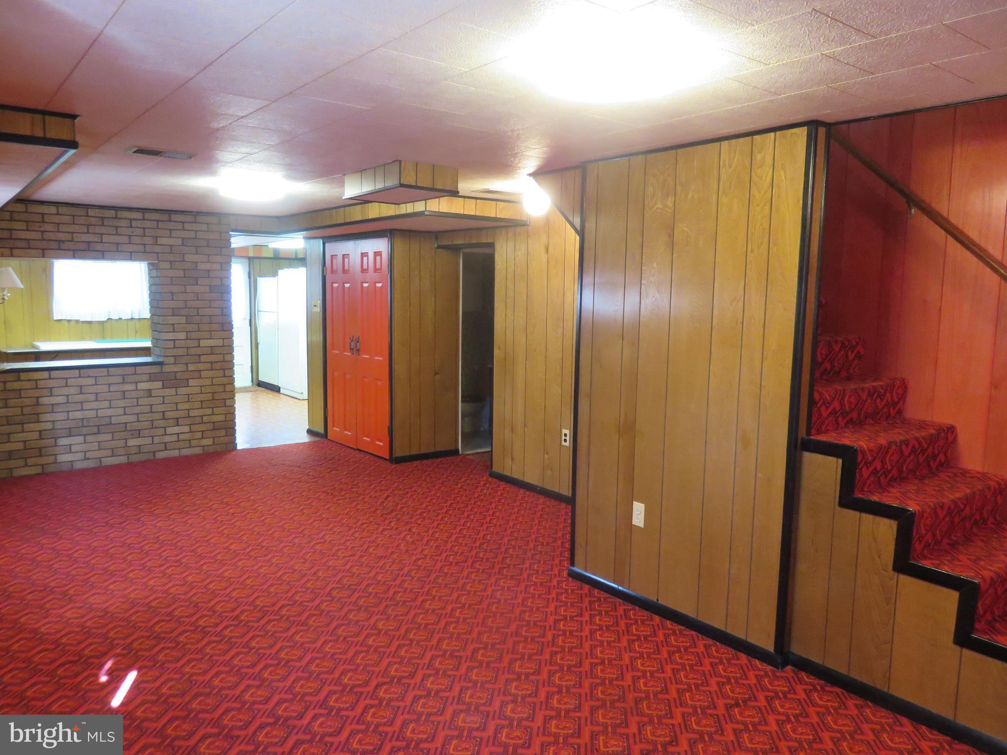 1710 Orlando Road Baltimore, MD 21234 - Photo 22 of 32 an empty room with windows