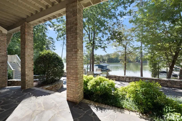 $1,750,000 | 112 Moratock Point, New London, NC 28127