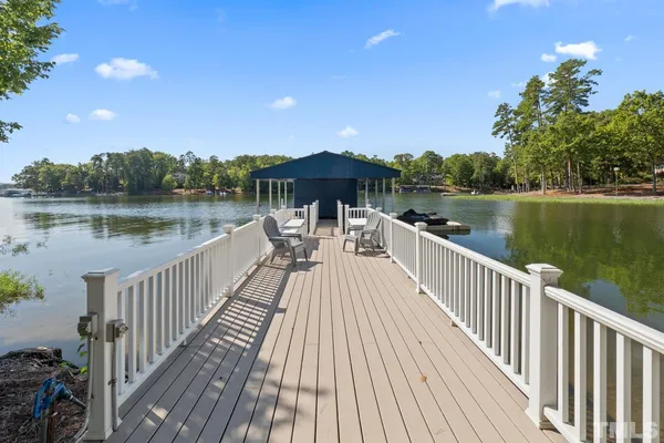 $1,750,000 | 112 Moratock Point, New London, NC 28127