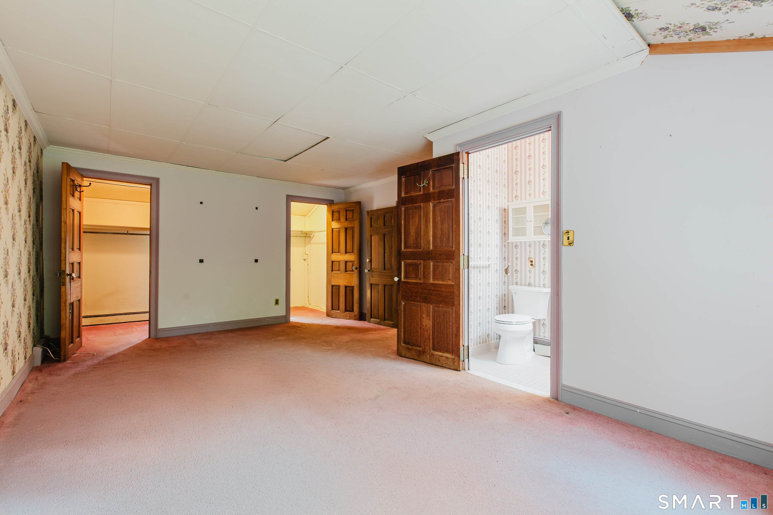 75 Westwood Road Stamford, CT 06902 - Photo 17 of 40 Primary Bedroom features two walk-in closets!