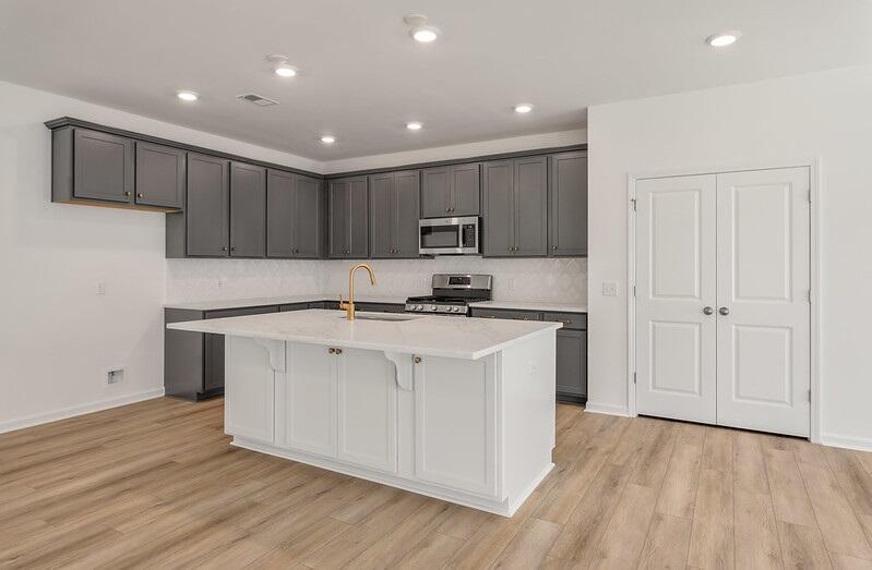 117 Palfrey Drive Ridgeville, SC 29472 - Photo 9 of 23 Kitchen