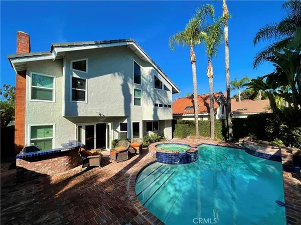 $6,200 | 10 Ramada, Irvine, CA 92620