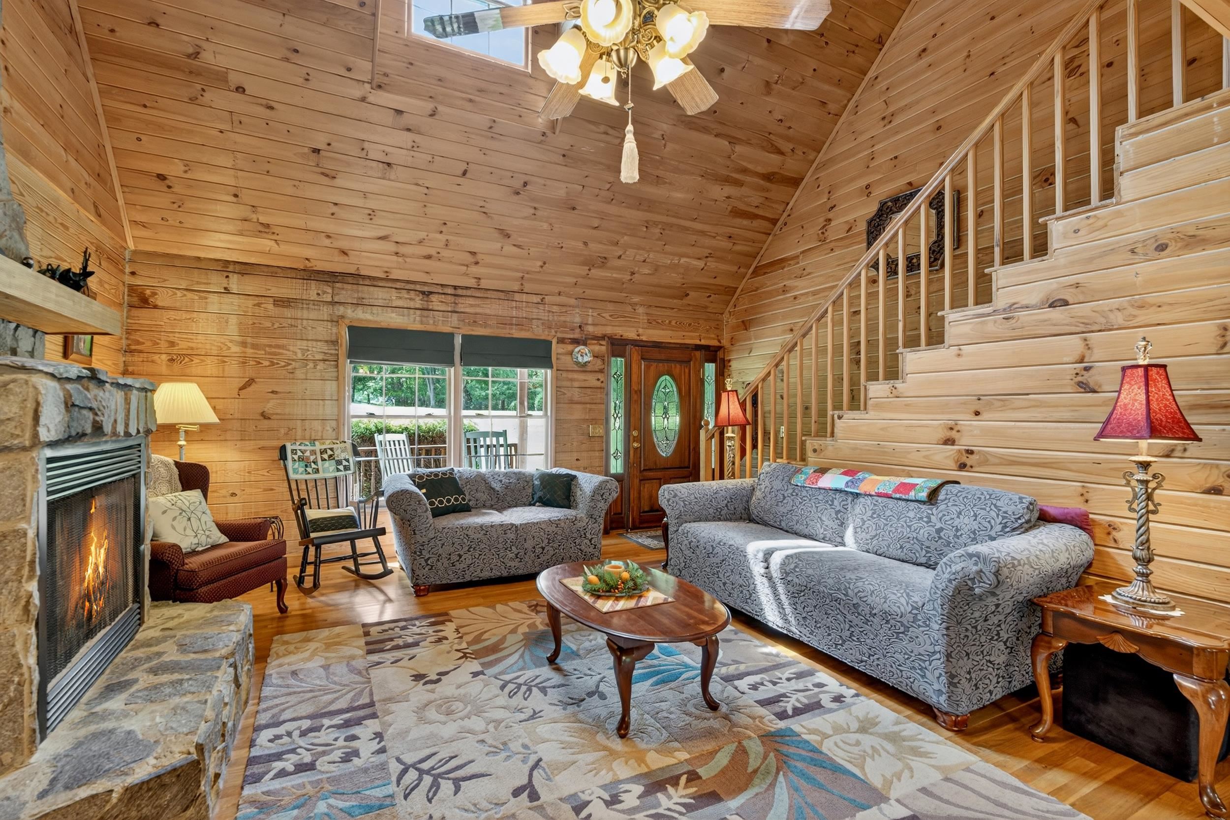 135 Pointe Drive Campobello, SC 29322 - Photo 4 of 44