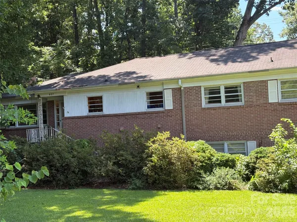 $725,000 | 937 Nottingham Drive, Charlotte, NC 28211