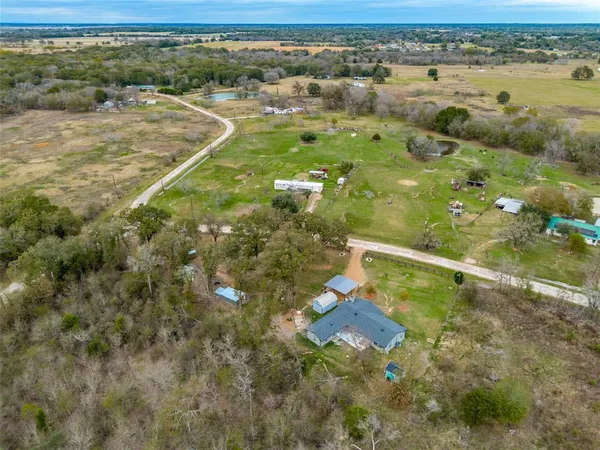 a view of a yard