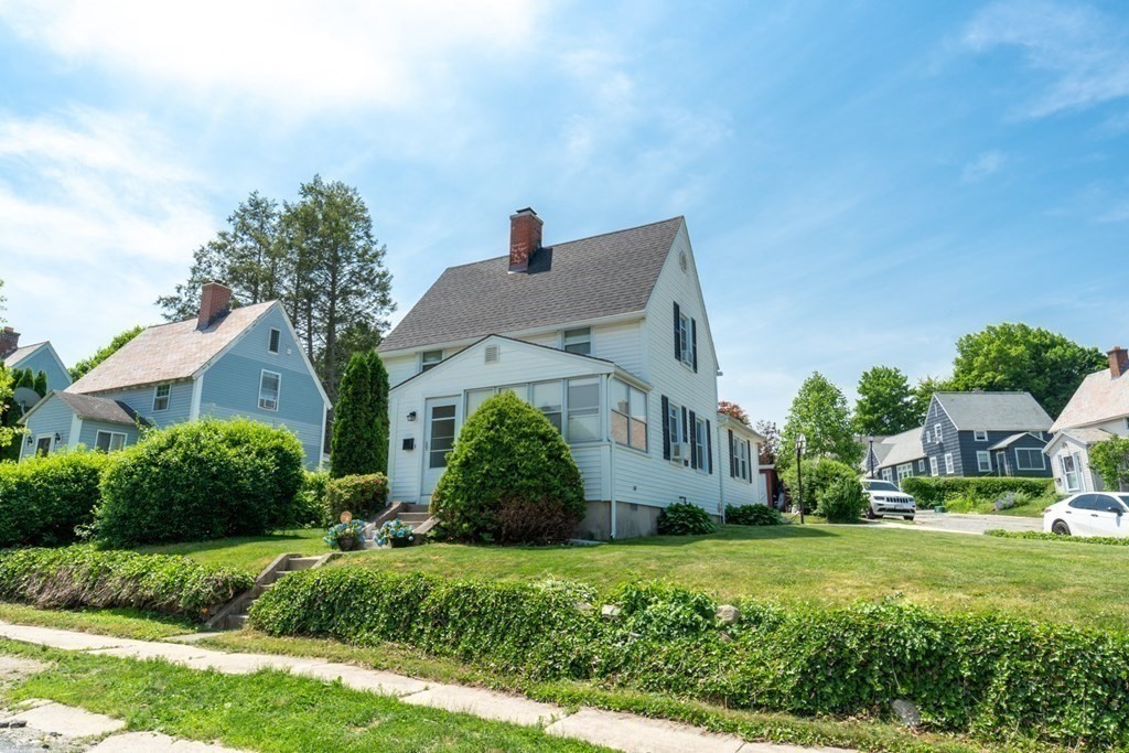 14 Delaval Road Worcester, MA 01606 - Photo 1 of 19 Gallery Image 1
