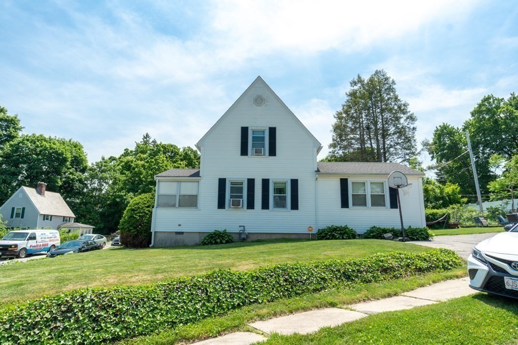 14 Delaval Road Worcester, MA 01606 - Photo 2 of 19 Gallery Image 2