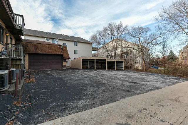 $1,100 | 3430 Holiday Court, Unit 3, Bettendorf, IA 52722