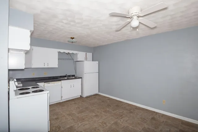 $1,100 | 3430 Holiday Court, Unit 3, Bettendorf, IA 52722