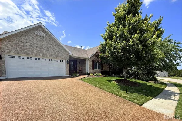 $400,000 | 1404 Devonshire County Drive, Wentzville, MO 63385
