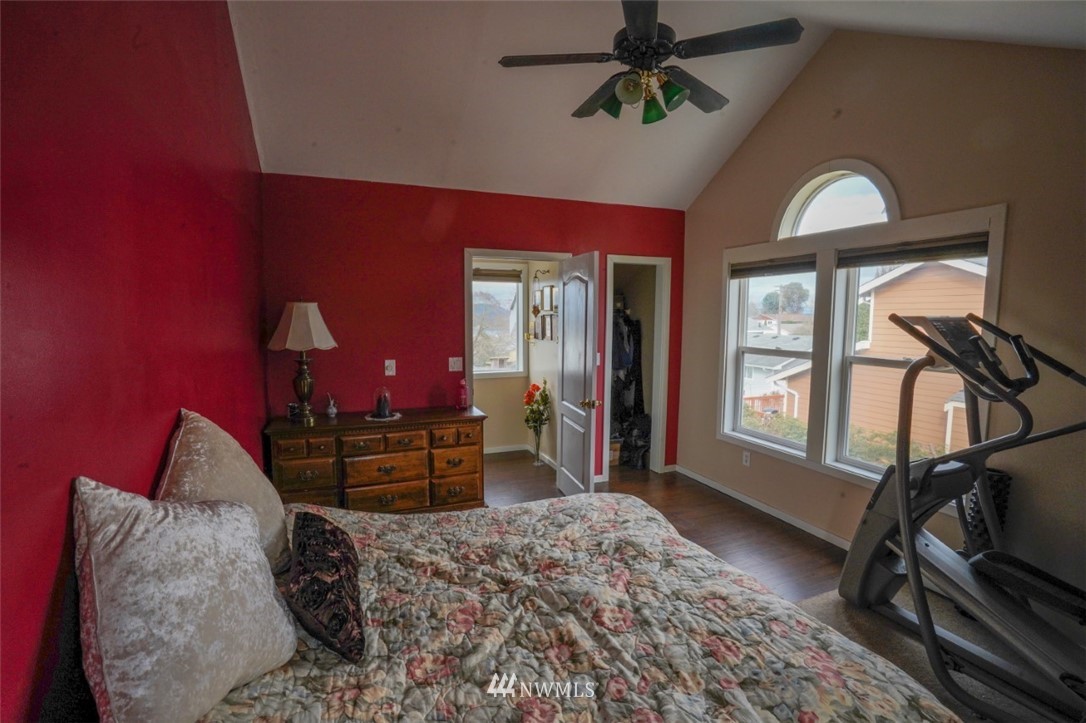 3915 R Avenue Anacortes, WA 98221 - Photo 13 of 16 Gallery Image 13