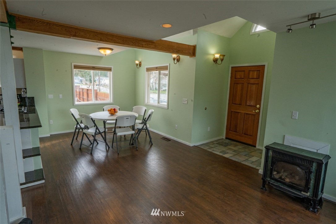 3915 R Avenue Anacortes, WA 98221 - Photo 6 of 16 Gallery Image 6