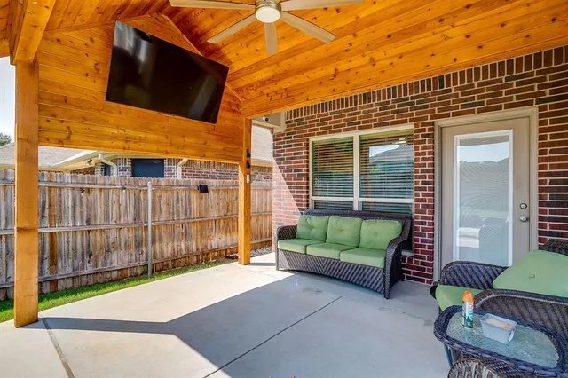 $395,000 | 573 Ascot Way, Azle, TX 76020