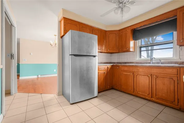 $1,900 | 3421 Pawtucket Avenue, Unit 1, East Providence, RI 02915