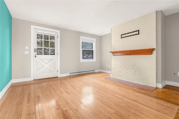 $1,900 | 3421 Pawtucket Avenue, Unit 1, East Providence, RI 02915