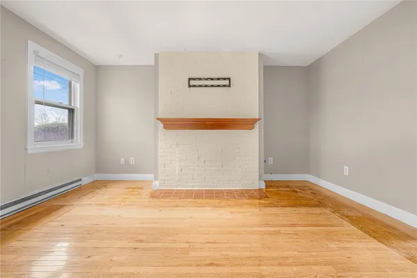 $1,900 | 3421 Pawtucket Avenue, Unit 1, East Providence, RI 02915