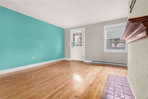 $1,900 | 3421 Pawtucket Avenue, Unit 1, East Providence, RI 02915