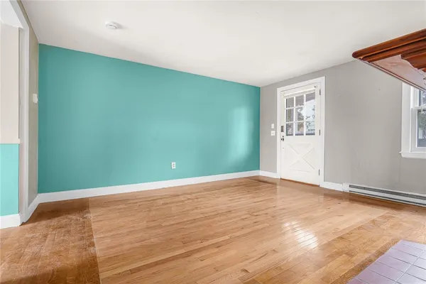 $1,900 | 3421 Pawtucket Avenue, Unit 1, East Providence, RI 02915