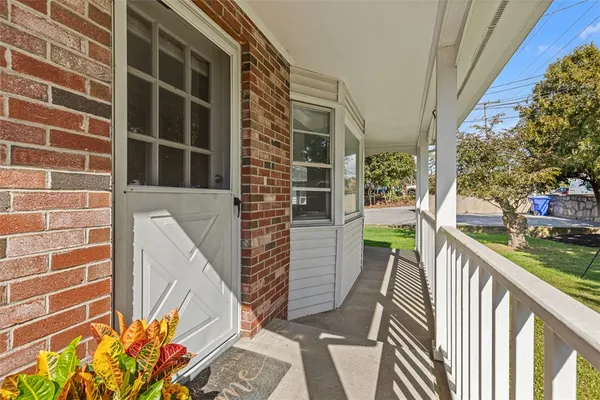 $1,900 | 3421 Pawtucket Avenue, Unit 1, East Providence, RI 02915