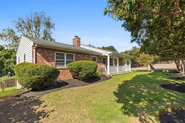 $1,900 | 3421 Pawtucket Avenue, Unit 1, East Providence, RI 02915