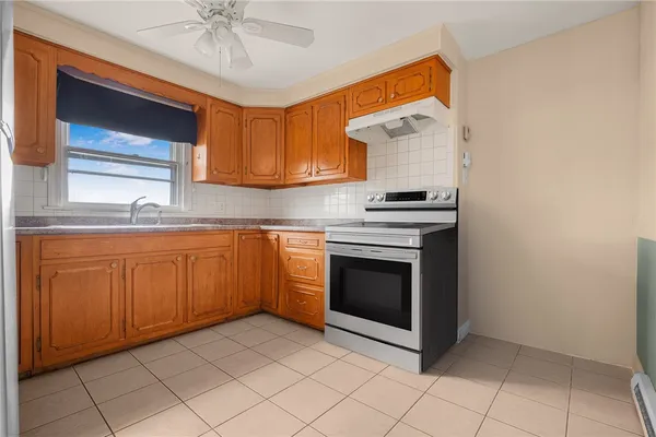 $1,900 | 3421 Pawtucket Avenue, Unit 1, East Providence, RI 02915