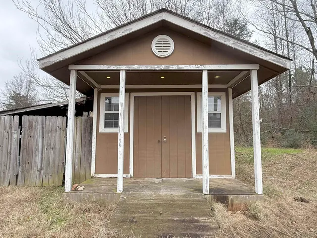 a view of a room with shelf