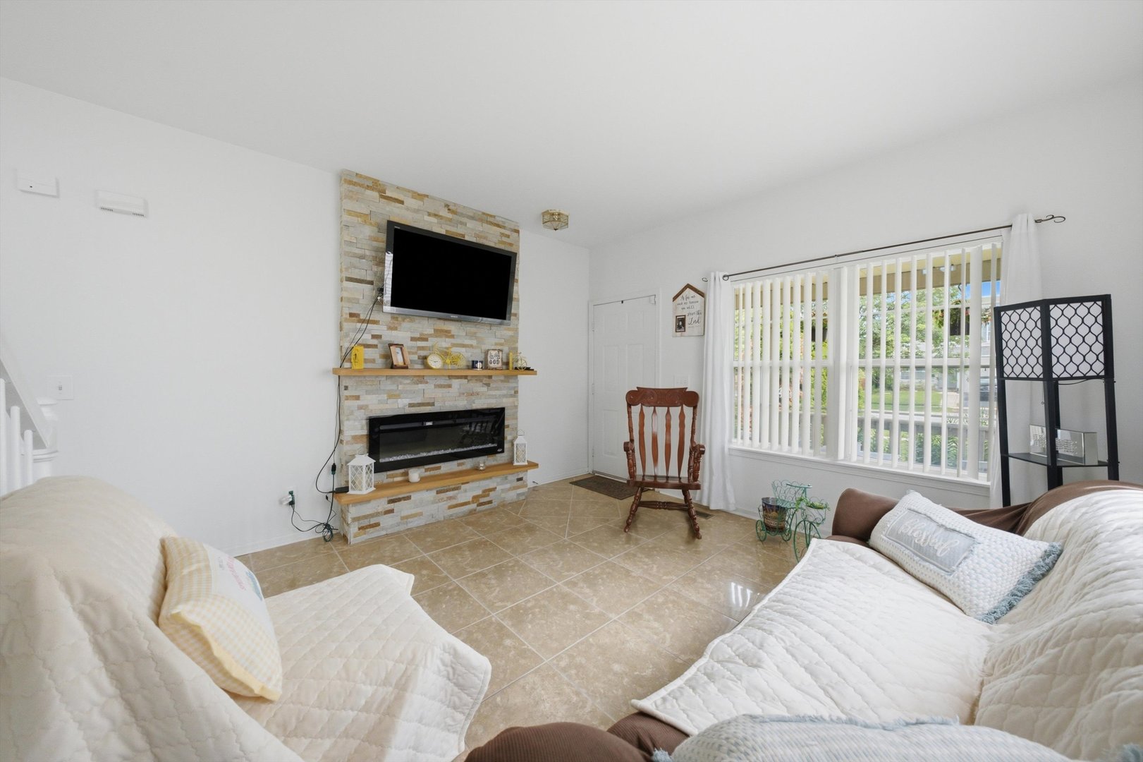 678 Shannon Drive Romeoville, IL 60446 - Photo 5 of 27