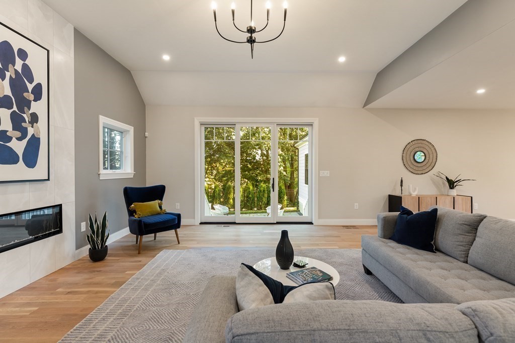 141 Pleasant Street Lexington, MA 02421 - Photo 5 of 42 Gallery Image 5