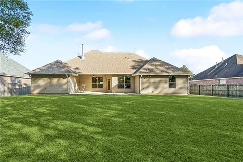 $349,900 | 509 Seabiscuit Loop West, Madisonville, LA 70447