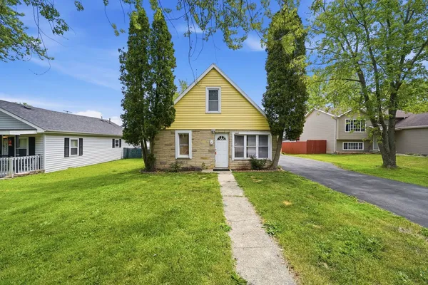 $185,000 | 2407 Hermon Avenue, Zion, IL 60099
