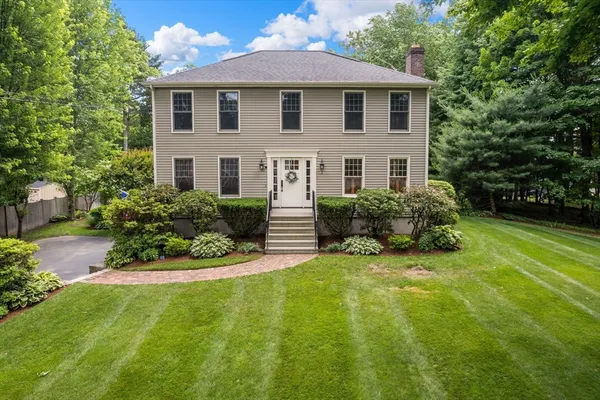 $879,000 | 2 Angelo Way, Franklin, MA 02038