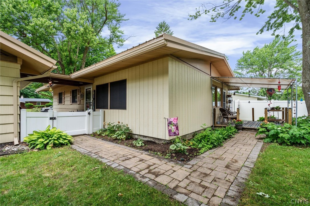 132 Barclay Road Camillus, NY 13031 - Photo 16 of 21