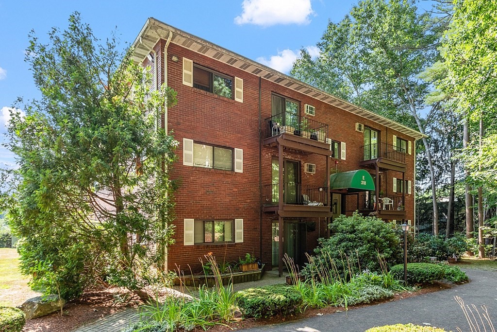 318 Codman Hill Road, Unit 21E Boxborough, MA 01719 - Photo 17 of 26 Gallery Image 17