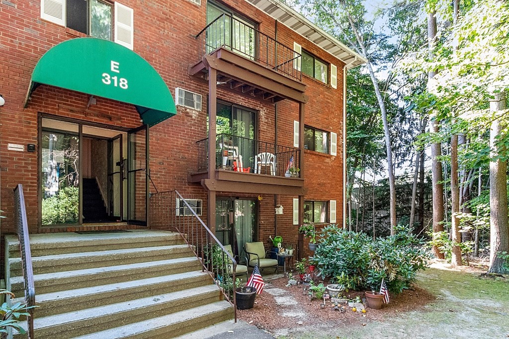 318 Codman Hill Road, Unit 21E Boxborough, MA 01719 - Photo 18 of 26 Gallery Image 18