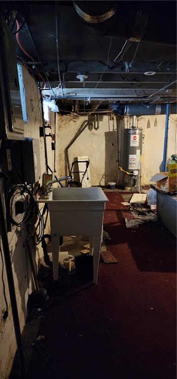 901 6th Street Braddock, PA 15104 - Photo 21 of 25 a room with table and chairs