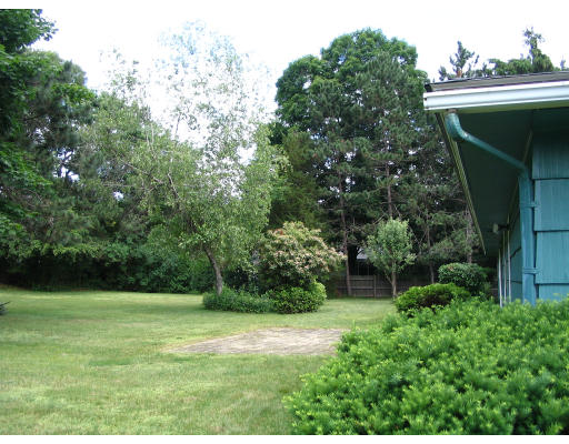 27 Nadine Road Framingham, MA 01701 - Photo 3 of 9 Gallery Image 3