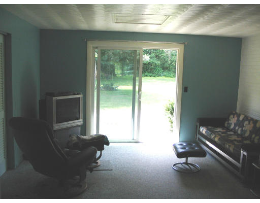 27 Nadine Road Framingham, MA 01701 - Photo 4 of 9 Gallery Image 4