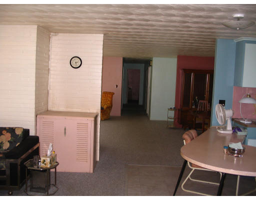 27 Nadine Road Framingham, MA 01701 - Photo 5 of 9 Gallery Image 5