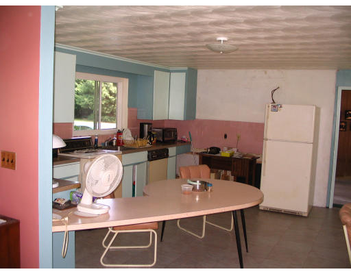 27 Nadine Road Framingham, MA 01701 - Photo 6 of 9 Gallery Image 6
