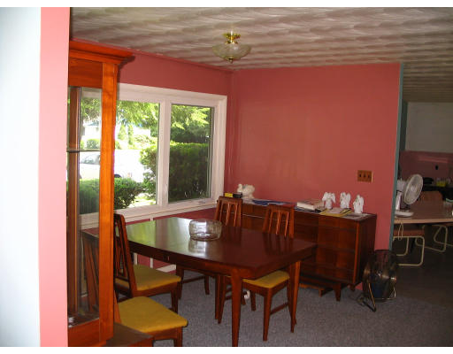 27 Nadine Road Framingham, MA 01701 - Photo 8 of 9 Gallery Image 8